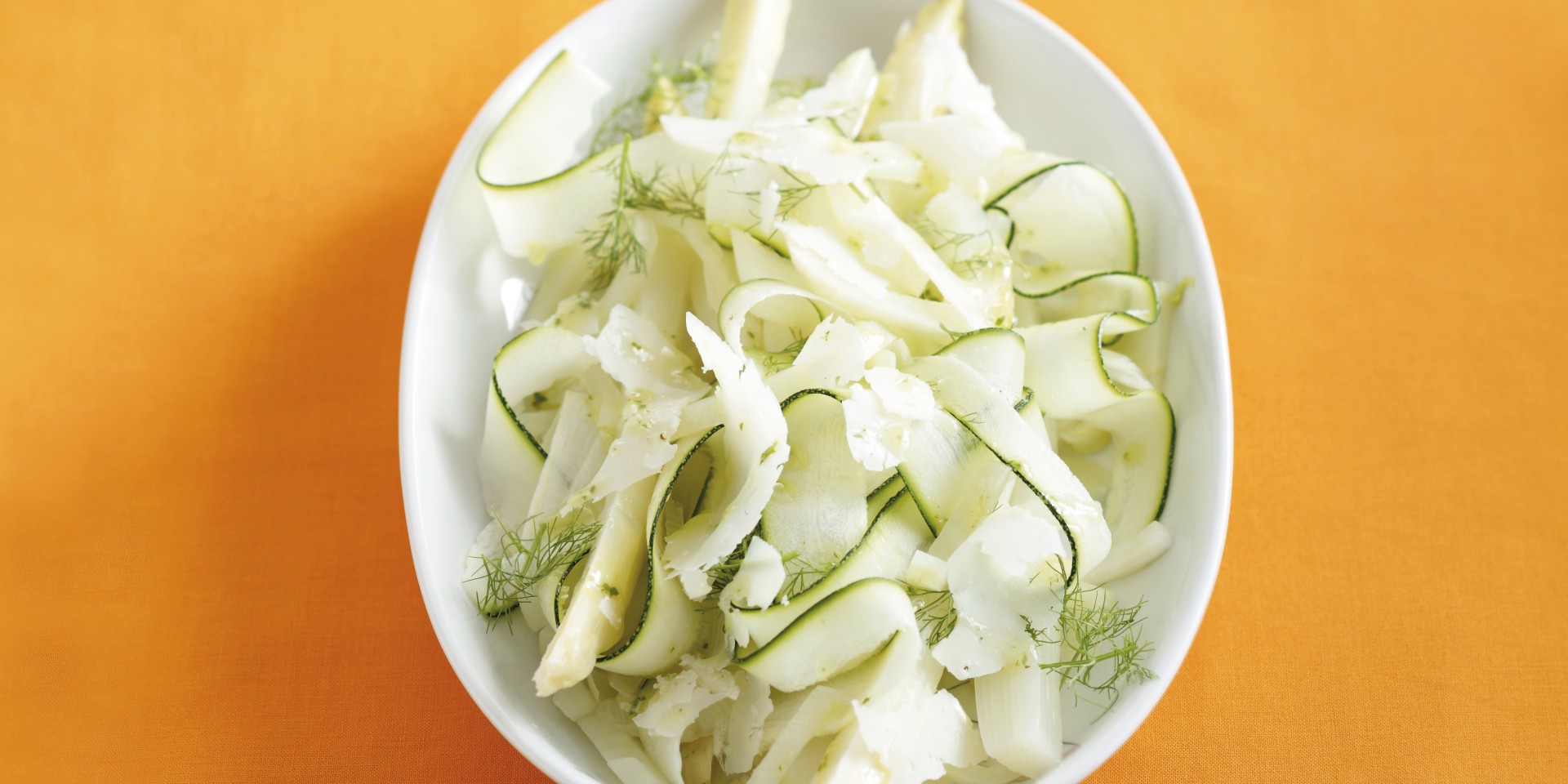Witte salade met geitenkaas en kruidendressing