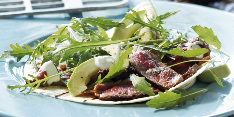 Wrap van de grill met gemarineerde biefstuk