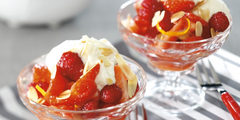 Zomercoupe met chocolade­room en amandel