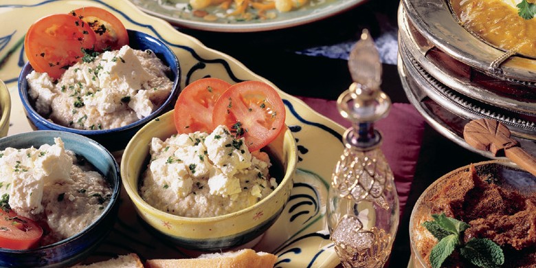 Auberginesalade met feta en tomaat