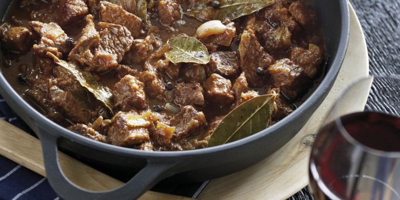 Zuurvlees met rode wijn