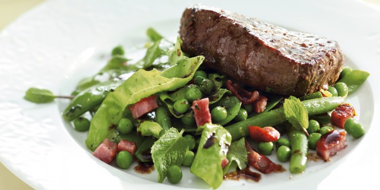 Biefstuk met balsamicojus en groene groenteschotel