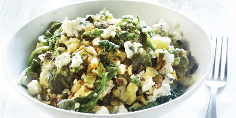 Stamppot met rauwe spinazie en blauwe kaas