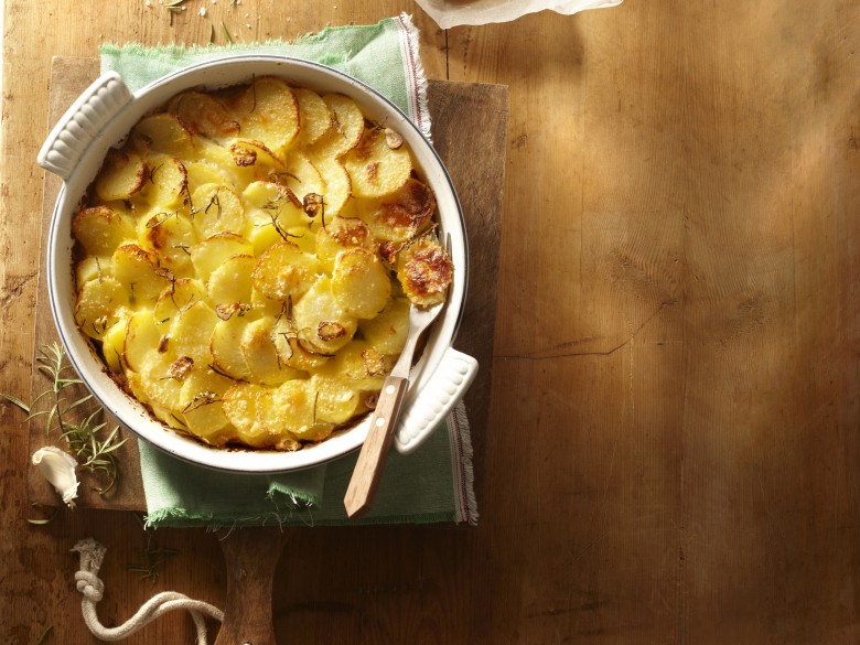 Aardappeltaart met rozemarijn en knoflook
