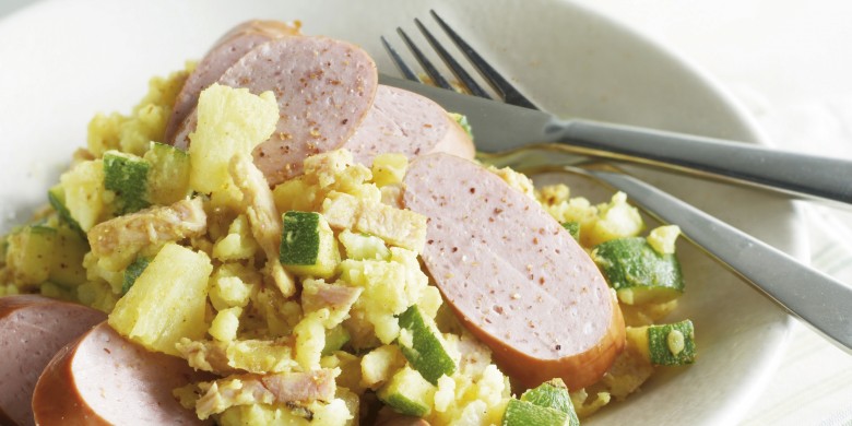 Courgettestamppot uit de wok met ham en ananas