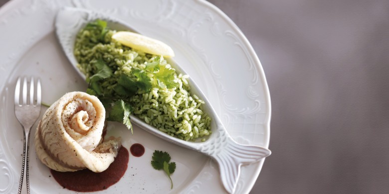 Gestoomde visfilet met bietensaus en groene rijst