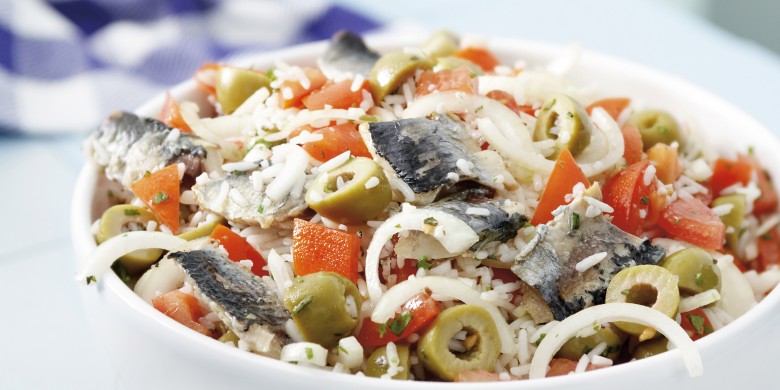 Rijstsalade met sardines