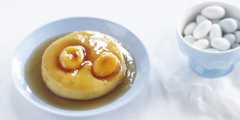 Custardflan met abrikozen in karamel
