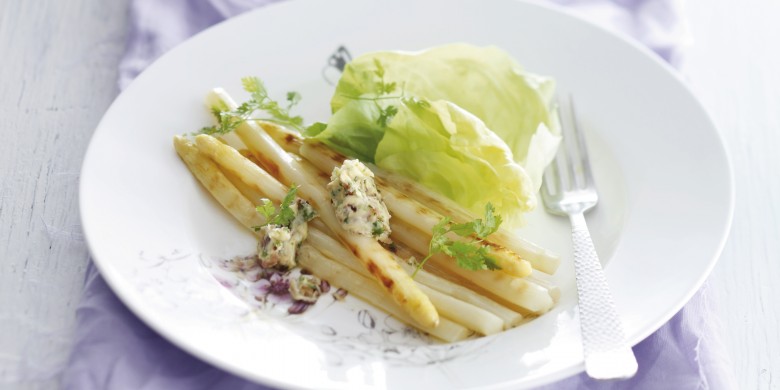 Gegrilde witte asperges met ansjovisboter