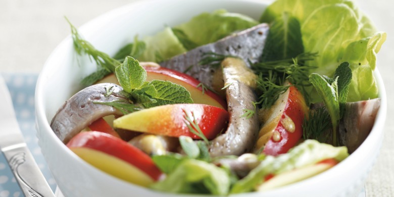 Haringsalade met appel, munt en mosterddressing