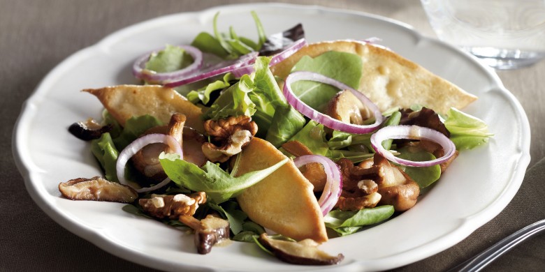 Salade met shiitake en herfstblaadjes