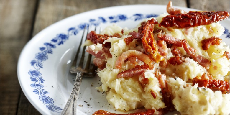 Venkelstamppot met spekjes en tomaat