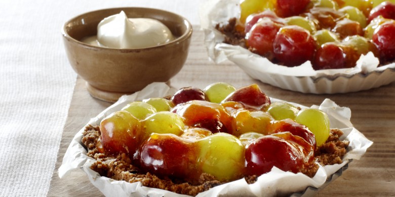 Bonte druiventaartjes met walnoot