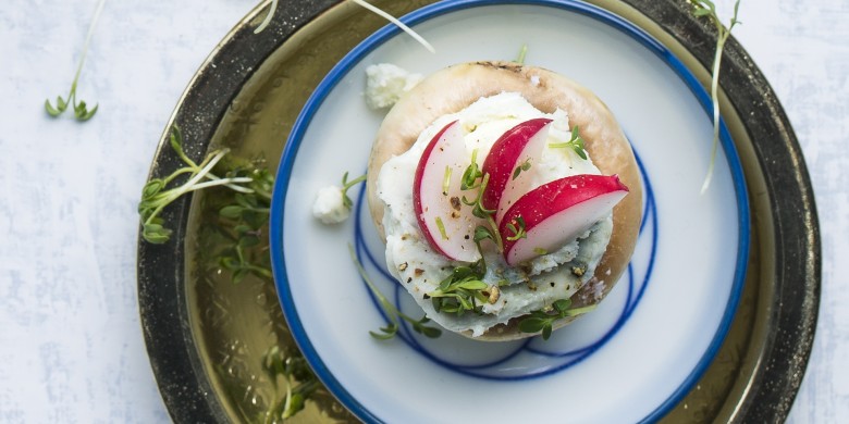 Champignons met blauwe kaas en radijs
