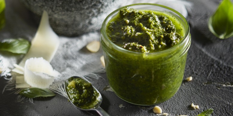 Munt-basilicumpesto