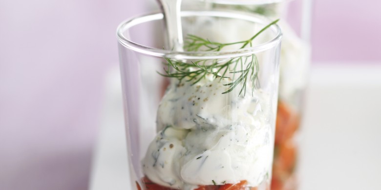 Amuseglaasjes met zalmtartaar