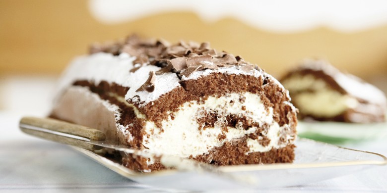 Chocolade-cakerol met advocaatcrème