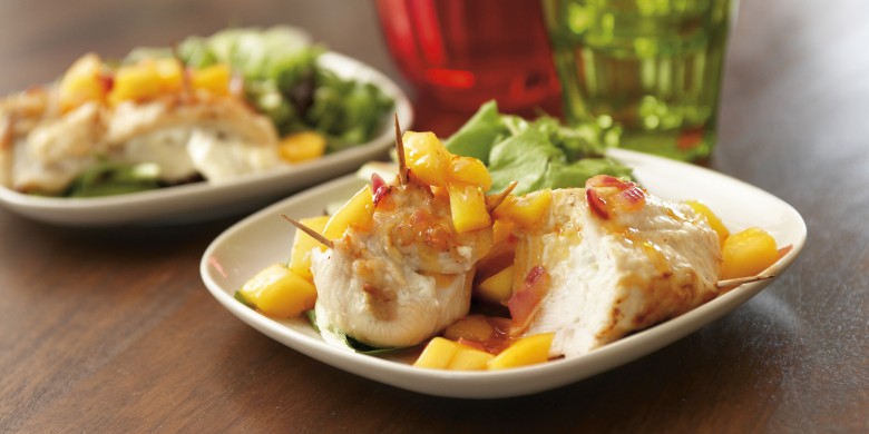 Kip met geitenkaas en mangochutney