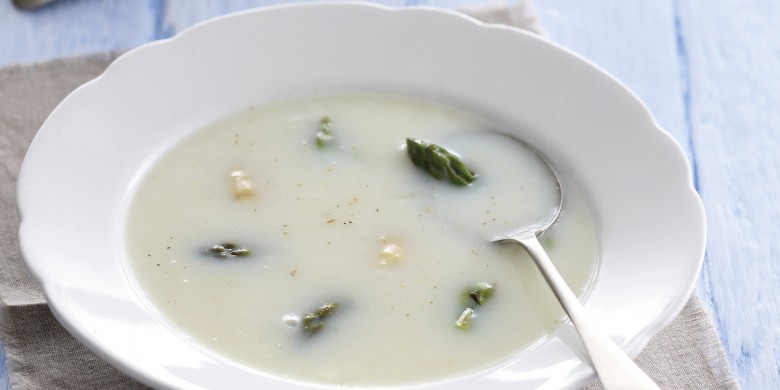 Blanke aspergesoep