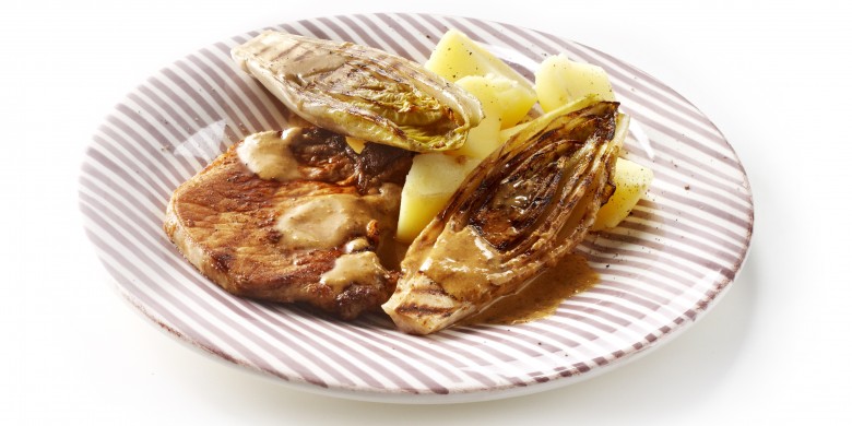 Karbonade met mosterdjus en gegrilde witlof