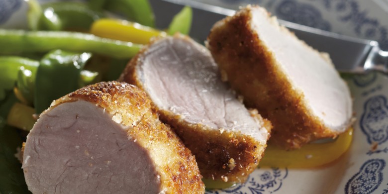 Gepaneerd varkenshaasje met sambal en kokos