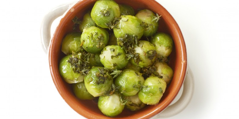Spruitjes met groene kruiden