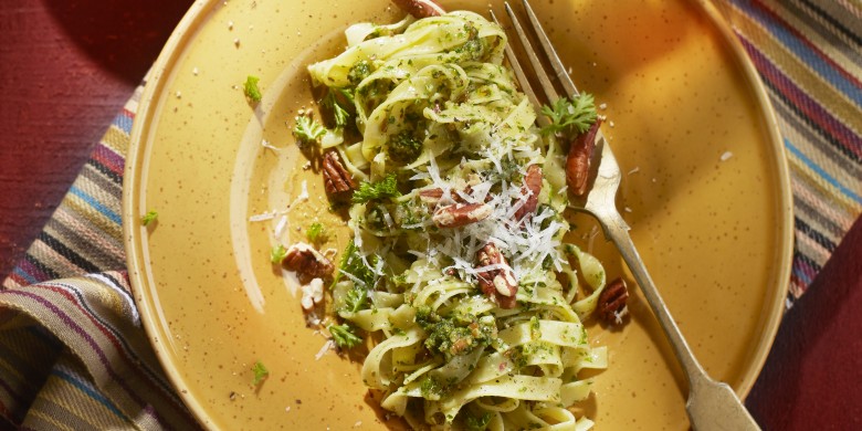 Tagliatelle met pecannotenpesto