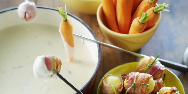 Geitenkaasfondue met krieltjes en spek