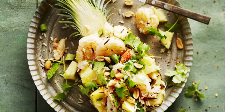 Ananas gevuld met jambalayasalade