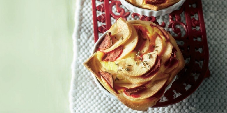 Bladerdeegtaartjes met peer en geitenkaas