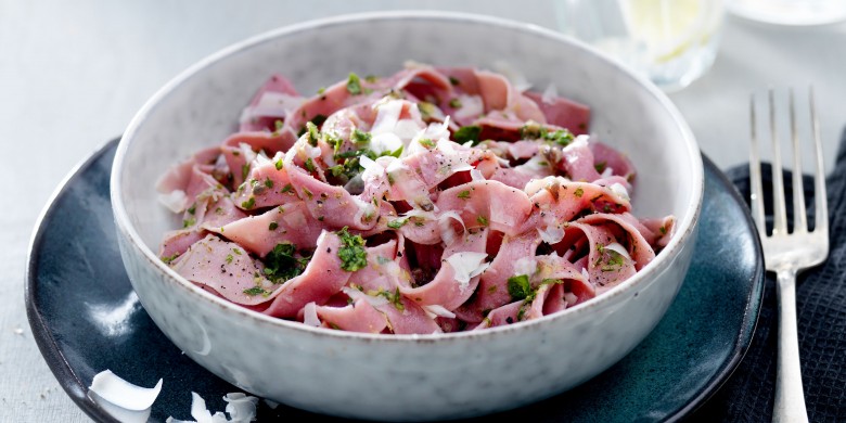 Bietentagliatelle met ansjovis-gremolata