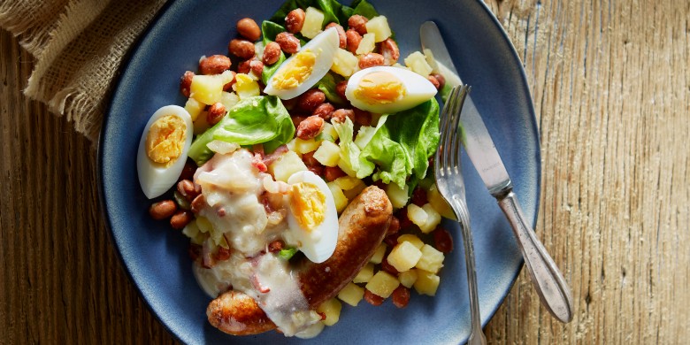 Bruine bonen met spek en karnemelksaus