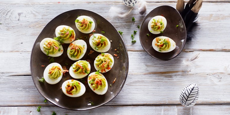 Bacon & avocado-eieren