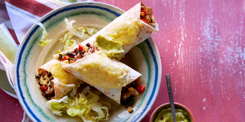 Kipwraps met zwarte bonen