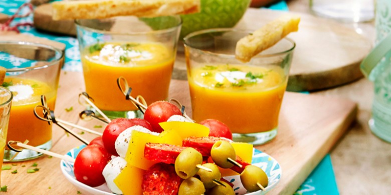 Zoete aardappel-currysoepje met pitabroodstengels