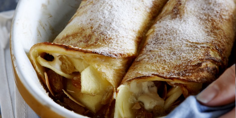 Appel-rozijnenpannenkoekrolletjes met noten