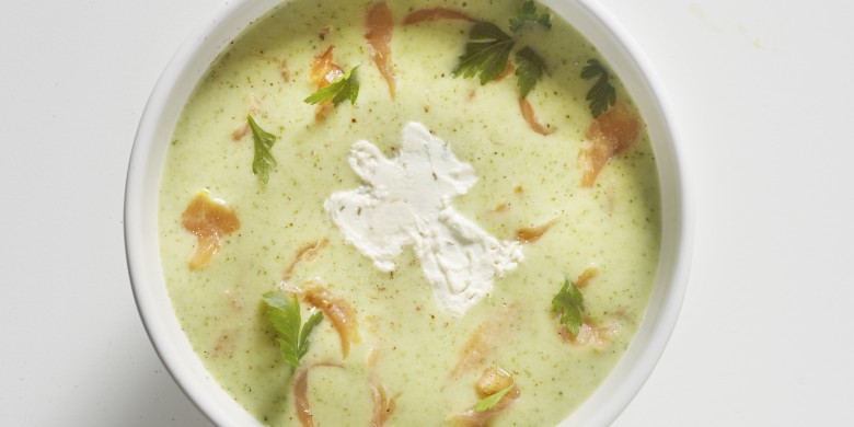 Broccolisoep met gerookte zalm