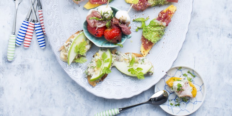 Makreelcrostini met appel en kervel