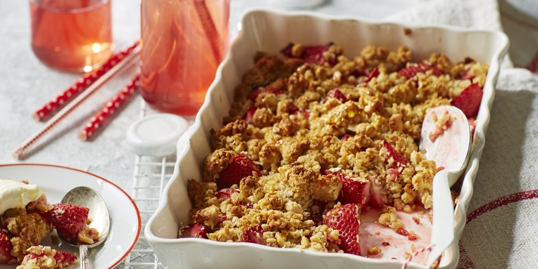 Aardbeiencrumble met hazelnoten
