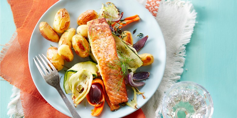 Geroosterde groenten en krieltjes met zalm