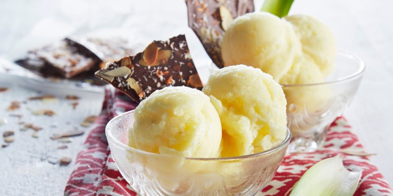 Pineapple sorbet & spicy chocolate