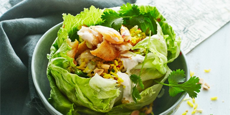 Slakommetjes met pikante rijst en pulled pangasius