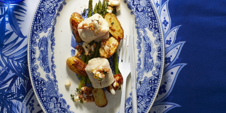Geroosterde aardappels, visfilet en asperges