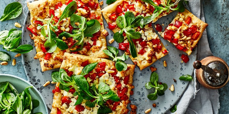 Bladerdeegtaartje met feta en paprika