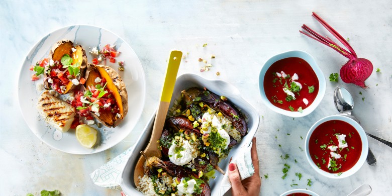 Gepofte zoete aardappel met tomatensalsa en feta