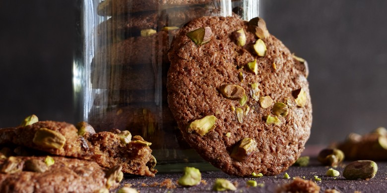 Chocoladekoekjes met biet en pistache