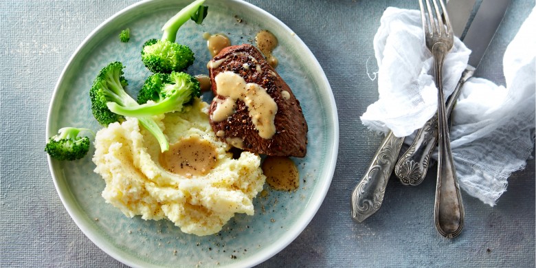 Aardappelpuree met biefstuk en broccoli