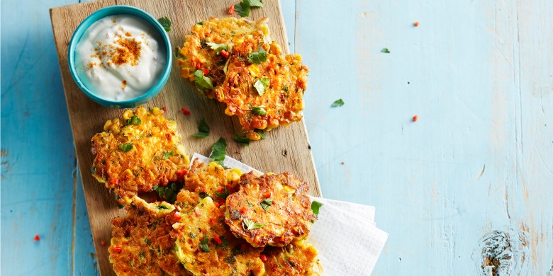 Oosterse maiskoekjes met chilidip
