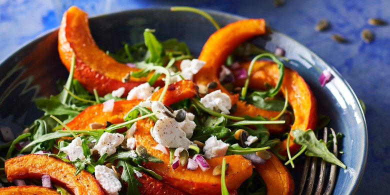 Salade met geroosterde pompoen en geitenkaas