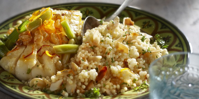 Couscous met amandel, kabeljauw en lente-ui